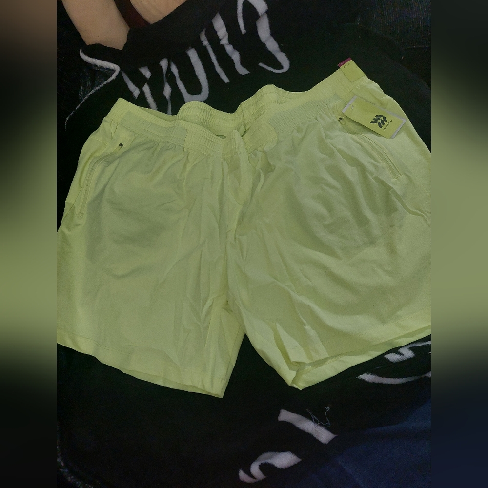 Nwt All in motion Men's‎ shorts XXL yellow